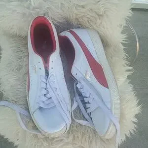 Puma | Shoes | Puma Whitered Clyde Leather Sneakers 15  display picture 1